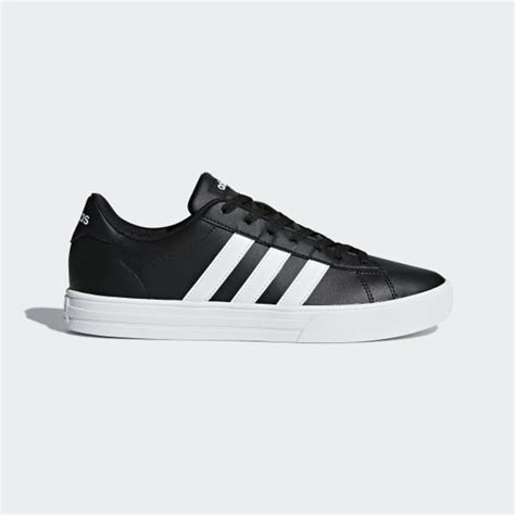 adidas daily 2.0 zwart 30|Amazon.com .